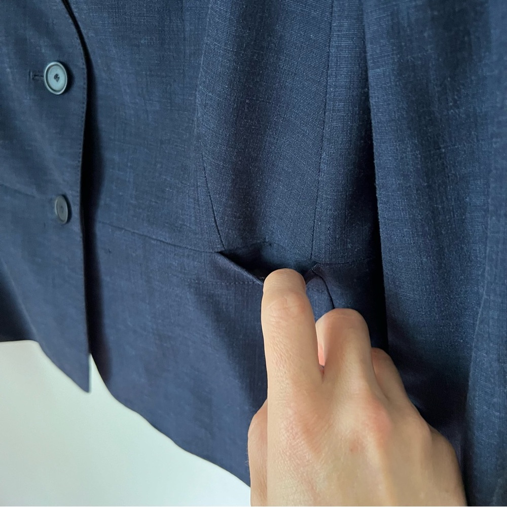 Akris Punto Stretch Wool Navy Short Blazer Front Chest Pocket 3 button Jacket - Picture 8 of 14